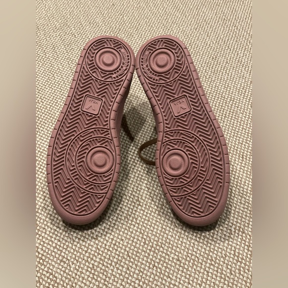 VEJA Gender Inclusive Roraima High Top Sneaker NWOT - Picture 10 of 14